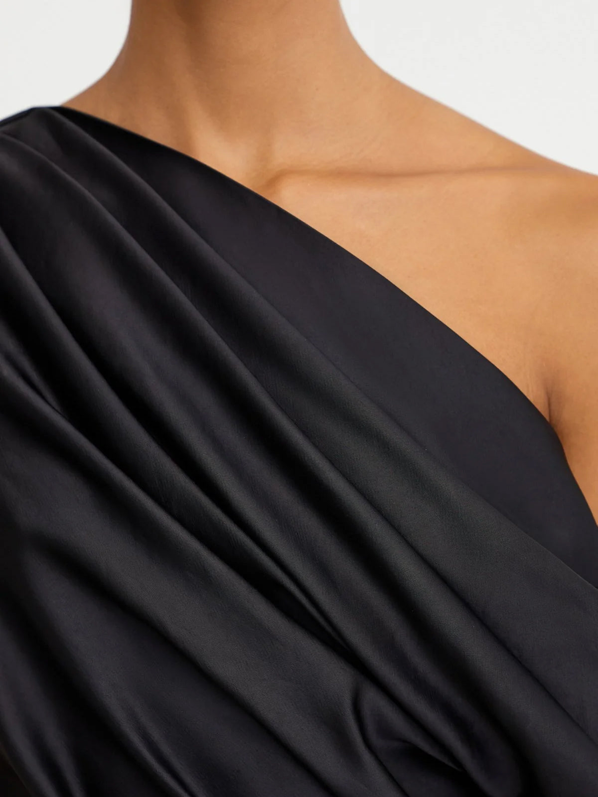 Off-Shoulder Minikleid in schwarz - Tempel Hamburg
