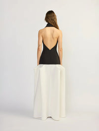 Skulpturales Neckholder Abendkleid