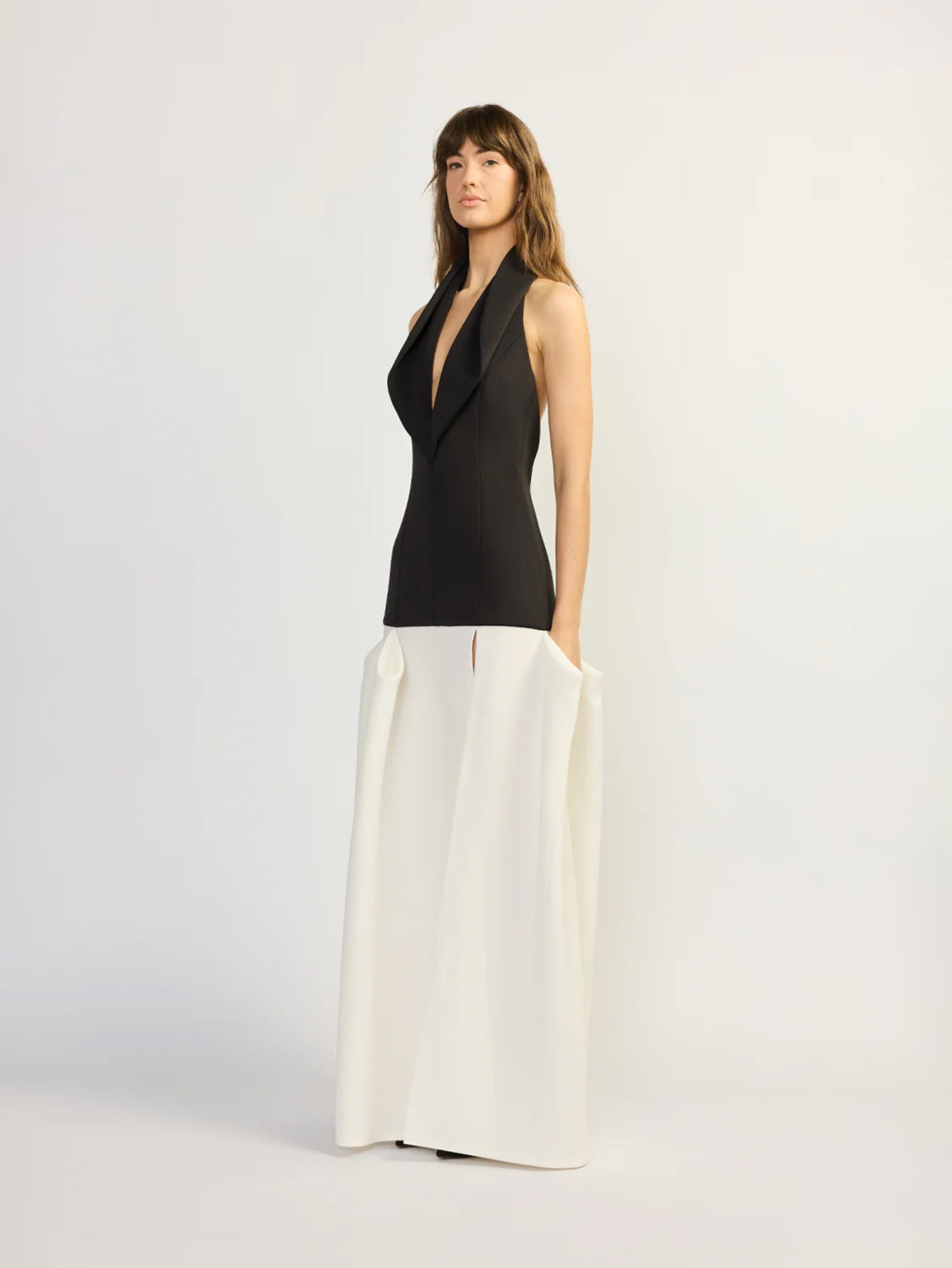 Skulpturales Neckholder Abendkleid