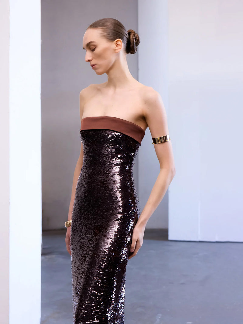 Schulterfreies Paillettenkleid