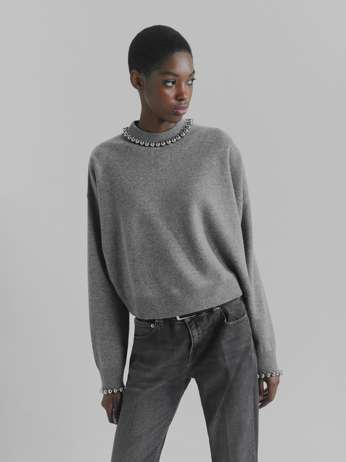 Pullover mit Perlenkragen