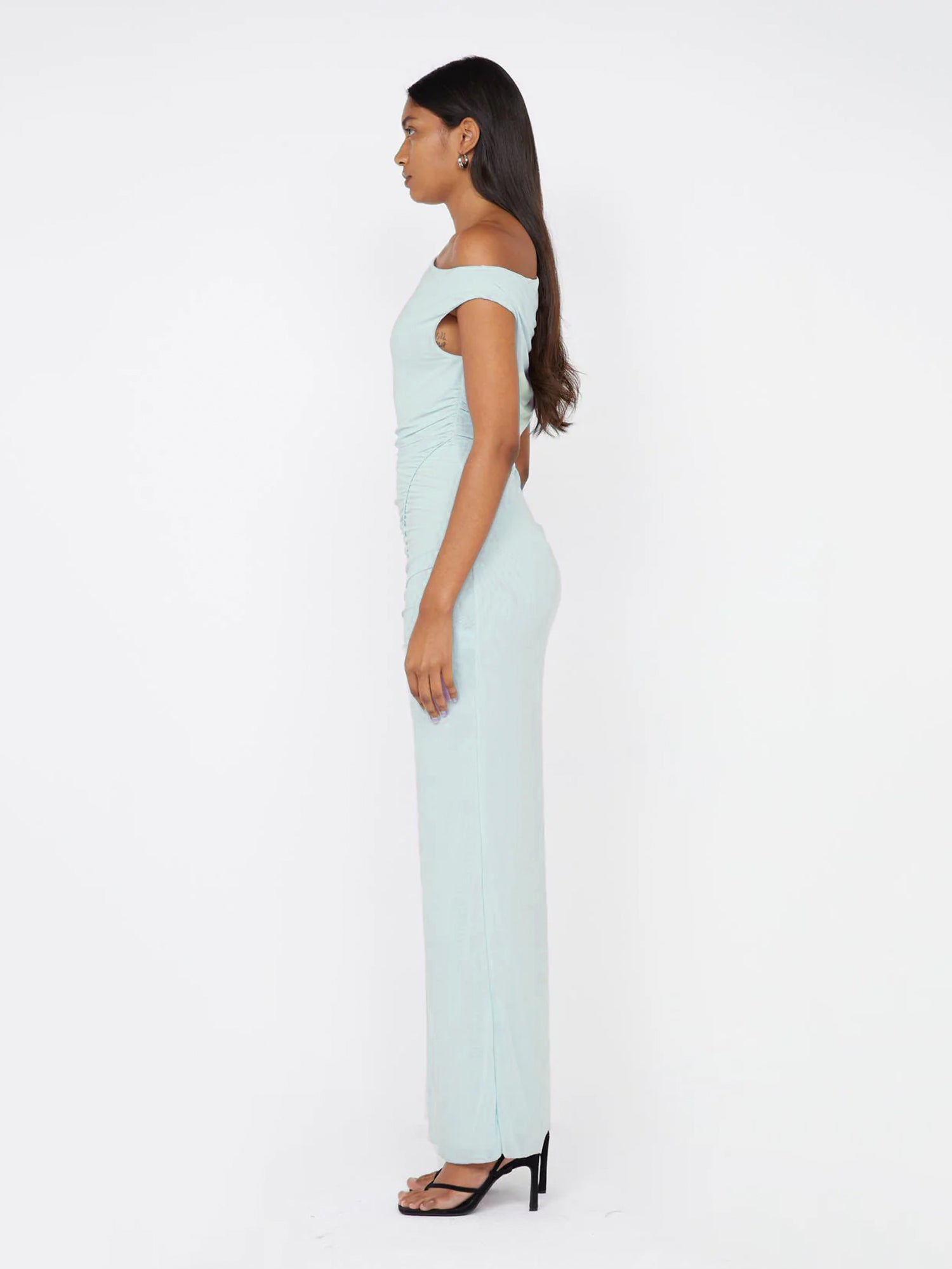 Asymmetrisches schulterfreies Kleid - Tempel Hamburg