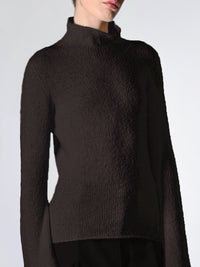 Schaler Turtele-Neck Pullover in Ecru oder Aubergine - Tempel Hamburg