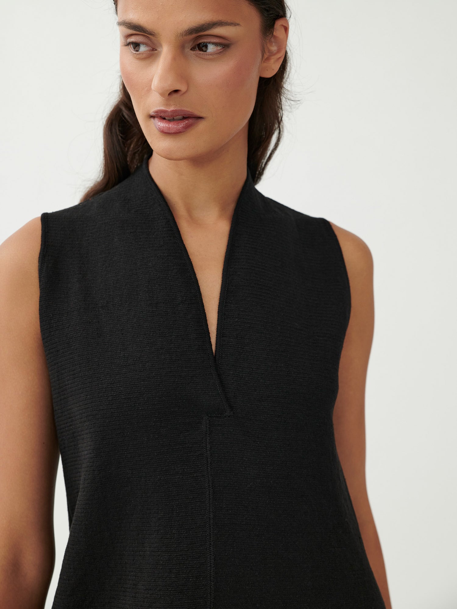 Ärmelloses gestricktes Kleid aus Leinen-Seide Mischung