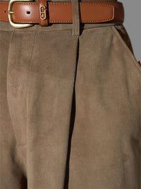 Barrel Hose in Velourleder