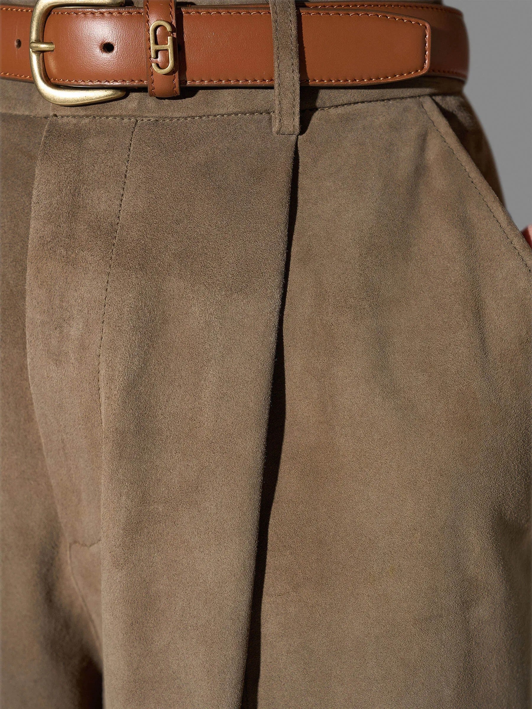 Barrel Hose in Velourleder