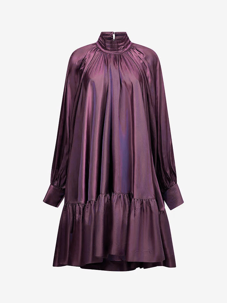Das Kleid aus changierendem Satin - Tempel Hamburg