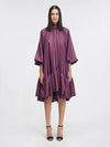 Das Kleid aus changierendem Satin - Tempel Hamburg