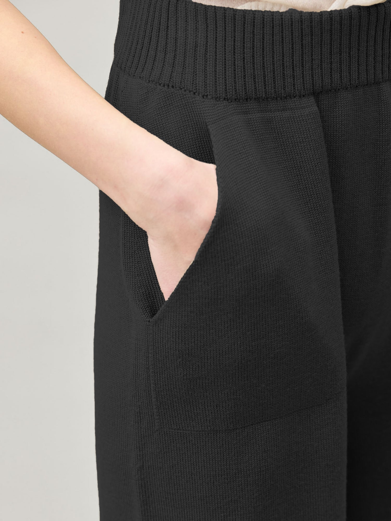 Strick-Hose mit Bundfalten
